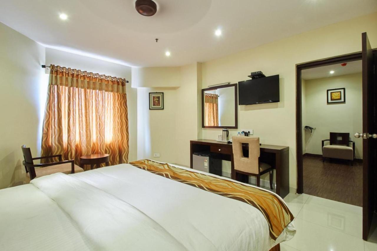 Hotel Krishna Residency Vijayawāda Exterior foto