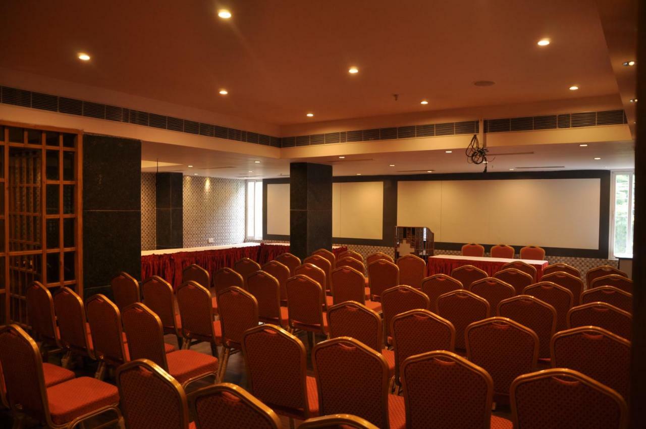Hotel Krishna Residency Vijayawāda Exterior foto