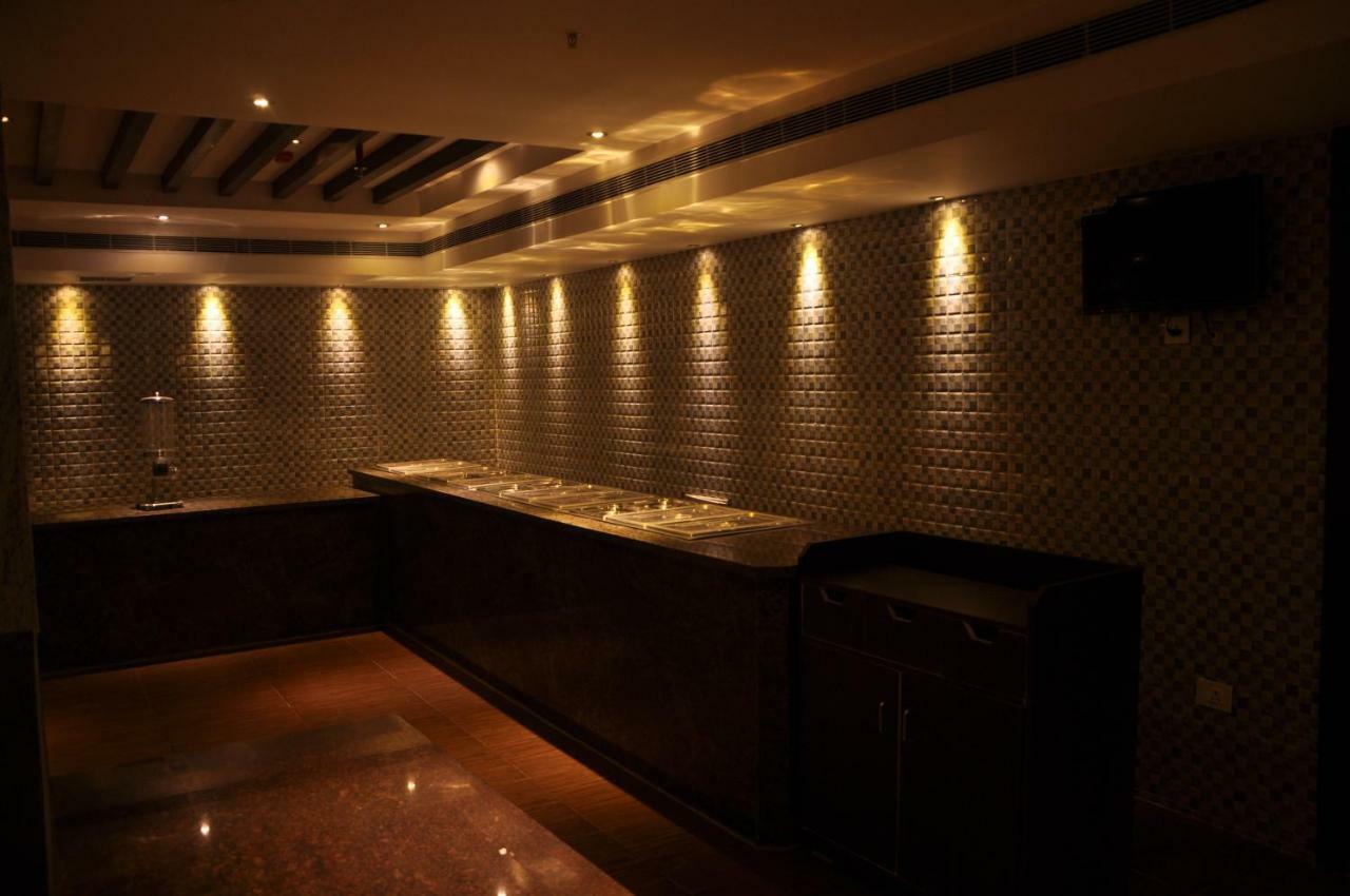 Hotel Krishna Residency Vijayawāda Exterior foto