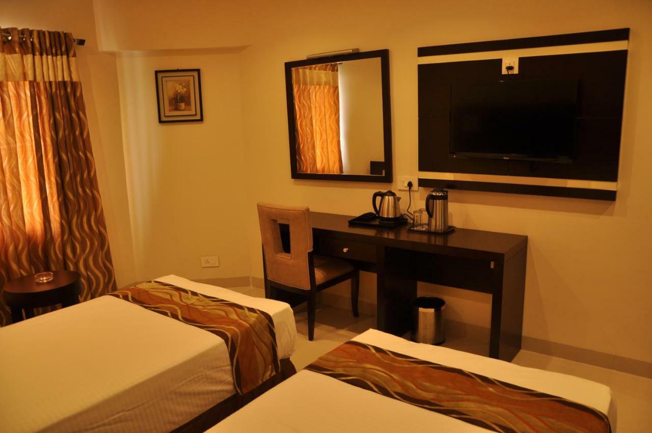 Hotel Krishna Residency Vijayawāda Exterior foto
